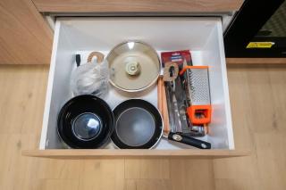 Stylish Studio Pool Gym & City Views - 3