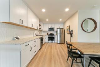 Lake Village Getaway condo - 5