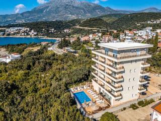 ARA Lux Apartments - 0