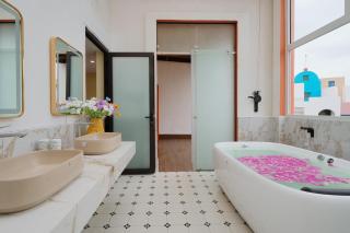 Santori Hon Thom Hotel - 3