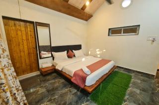 The Crystal Woods Resort - 8