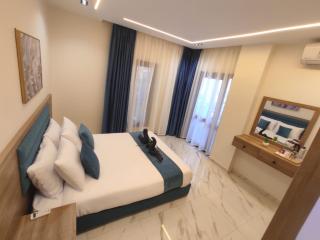 4S Icon Suites - 8