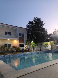 Merlin Farmhouse 4BHK, Private Pool,BBQ, Bonfire - 2