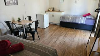 Pinjarra Caravan Park and Cabins - 4