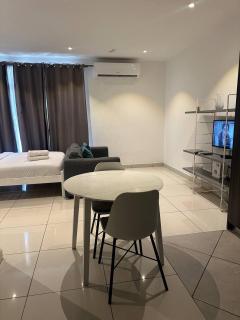 Embassy Gardens by Luxurious inn - 7