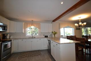 Luxury Waterfront Retreat in Highlands East - RidgeStone Cottage - 3