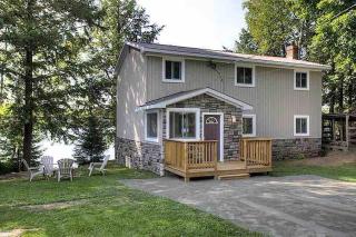 Luxury Waterfront Retreat in Highlands East - RidgeStone Cottage - 2