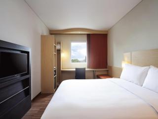 Ibis Makassar City Center - 2