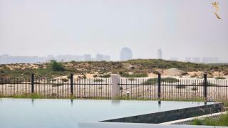 Stylish 2BR with Balcony in Yas Golf Fairways - 1