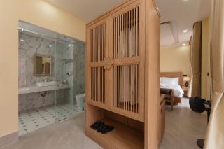 Santori Hon Thom Hotel - 1