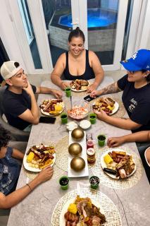 Casa con jacuzzi en La Aurora, Guayaquil, 3 habitaciones, ideal para familias, con sala, comedor y cocina equipada - 3