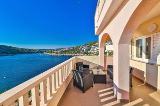 Luxury 2 etage apartment with private heated pool - 9