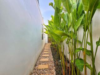 Golden Fish Villa - Tropical Modern Living - 3