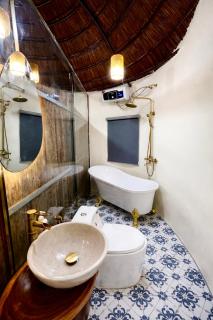 Tropical Wood Retreat Bungalow - Pool view - 1