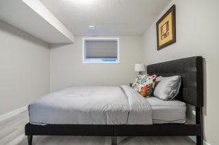 Cozy new 2BD Bsmt suite, near UoC, SAIT, Downtown, sleep 5 - 6