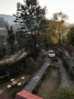 The Human Happiness Project Villa Mukteshwar Private Jacuzzi and Orchard Stay - 0