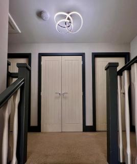 Luxury Durham Home in DH1, Free Parking, No Fees - 3