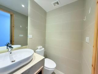 Gold Coast Superior Apartment - 3