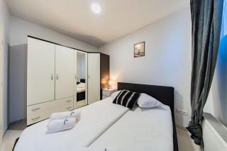 Zagreb 269 - 2 Bedroom Apartment - Parking - WiFi - Keybox entry - New - Monthly Rent - 8