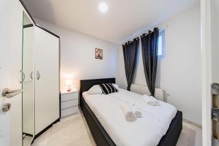 Zagreb 269 - 2 Bedroom Apartment - Parking - WiFi - Keybox entry - New - Monthly Rent - Modern - 9