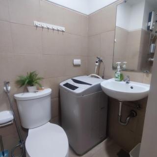 Sucat Cozy Staycation with Pool, Netflix, Wifi, near NAIA, beside SM City Sucat - 8