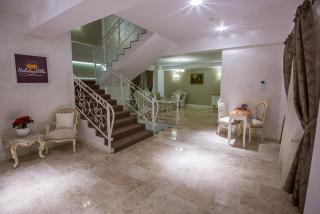 French Boutique - Braşov - 0