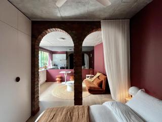 Little Georgie, Fitzroy - 1