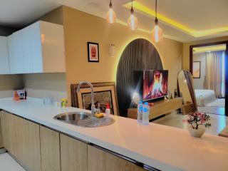 Luxury 1BR City View Suite DHA Phase 4 Goldcrest Mall - 5