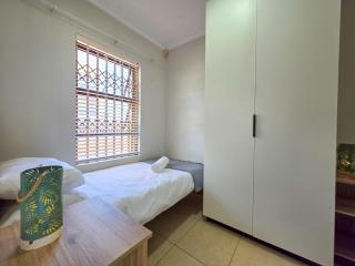 Modern Beachfront Apartment - Jeffreys Bay - 3