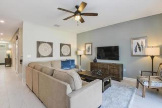 Last Minute Disney Private Pool Hot Tub Game Room Themed Bedrooms. Book Now 97635 - 5