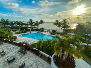 Coastal Charm by Coastal Chic Vacations - 2