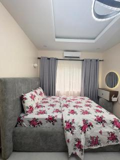 Pinecourt Luxury Apartment - 2