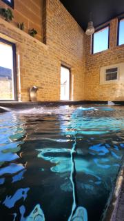 L'Atypique - Piscine chauffée - Maison en Pierre - Espaces insolites - 9