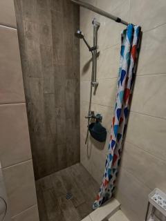 Orange Guest Rooms - 8