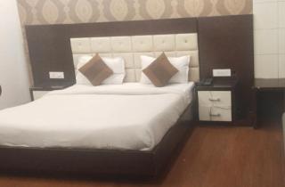 Hotel Rajpath Residency Near EDM Mall - 1