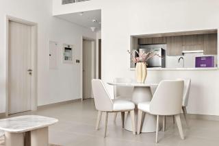 Silkhaus Vacation Homes Prime 2BR in Yas Golf Collection - 4