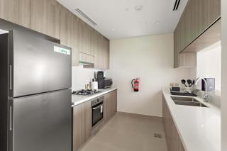 Silkhaus Vacation Homes Prime 2BR in Yas Golf Collection - 2