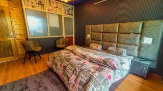 Forest Heaven A 3BR homestay by Homeyhuts - 6