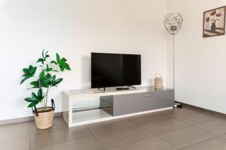 Mola Apartments Lugano by Quokka 360 - Terrace and Parking - 1