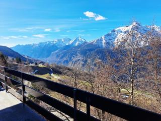 Charlie & Alaska Apartments by Quokka 360 - Mountain apartments near Carì ski slopes - 0