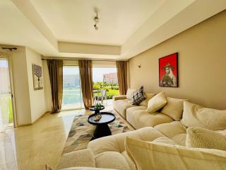 Luxury Apt with a pooland10mn to the Beach - 0