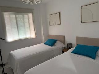 Apartamento con Parking y Wifi a 2 min Playa Los Lances - 5