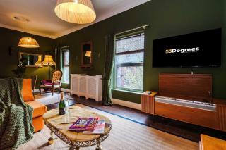 Stylish Retro Retreat by 53 Degrees Property in Manchester 4 Bed Home - 5