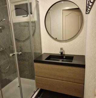 Knus Boshuis in de Natuur met Sauna - 4