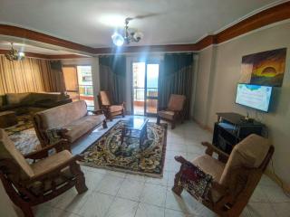 شقه مفروشه فيو البحر - 2