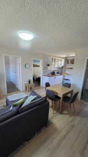 Modern Crestwood Retreat - 2BR Near Canberra City - Queanbeyan - 5