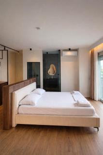 Lungomare Luxury Seaview Suites - 6