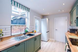 Perfect Modern 4 Bed in Crewe, Great for Business by 53 Degrees Property - 4