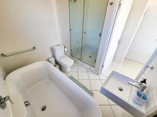 Tides Beach Apartment - 4