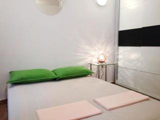 Spektar - Three-bedroom House with Grill in City Center - 6